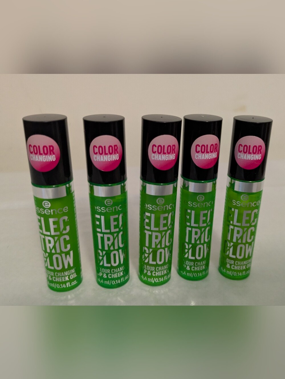 Essence Electric Glow Colour Changing Lip & Cheek Oil - Green